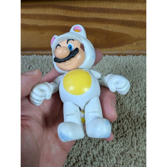 World of Nintendo White Tanooki Mario Action Figure Articulated Super Mario 3D - Picture 6 of 10